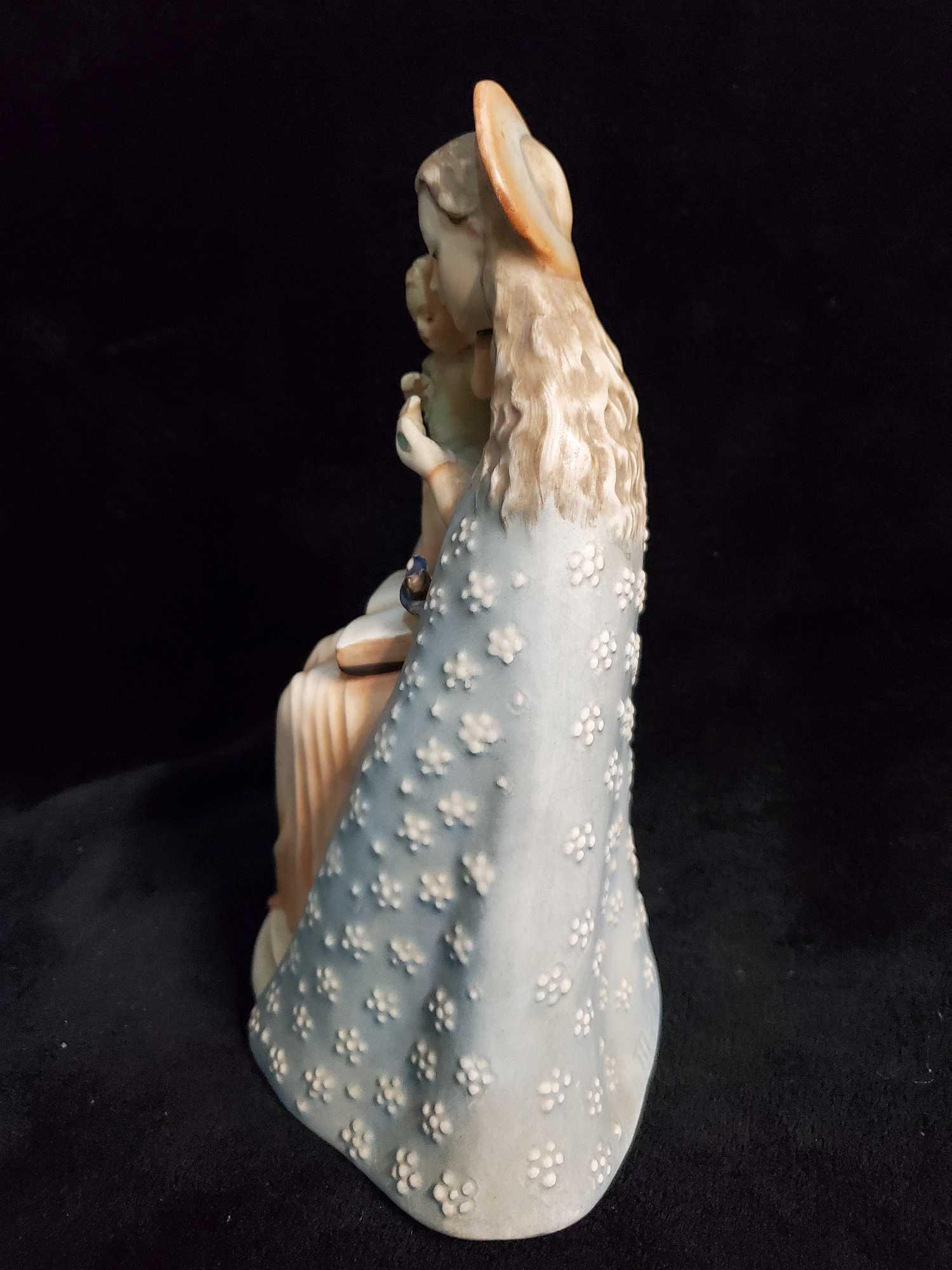 Beautiful MADONNA and CHILD, Vintage HUMMEL, Germany