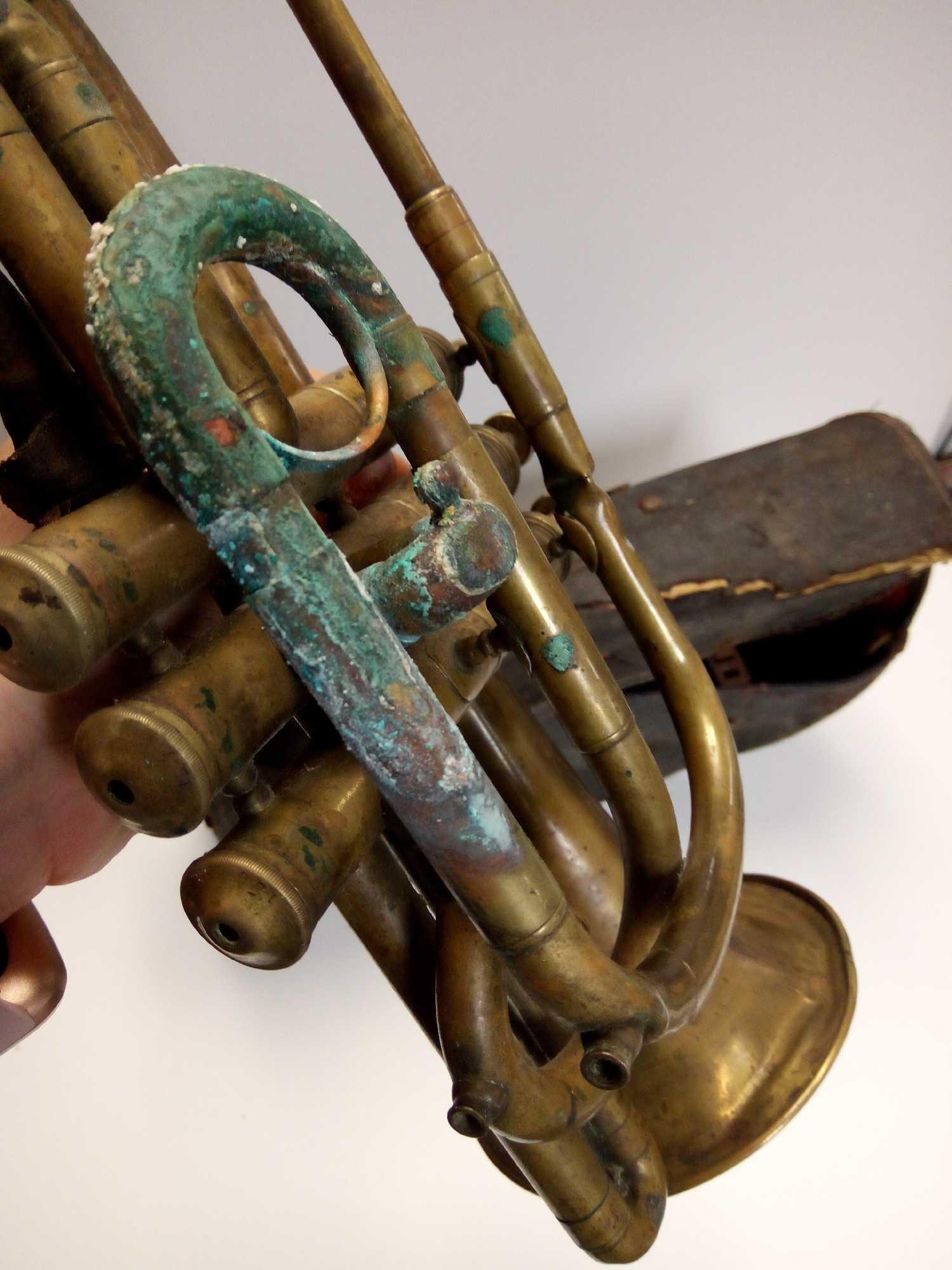 VINTAGE BRASS TRUMPET WITH PATINA IN OLD CASE