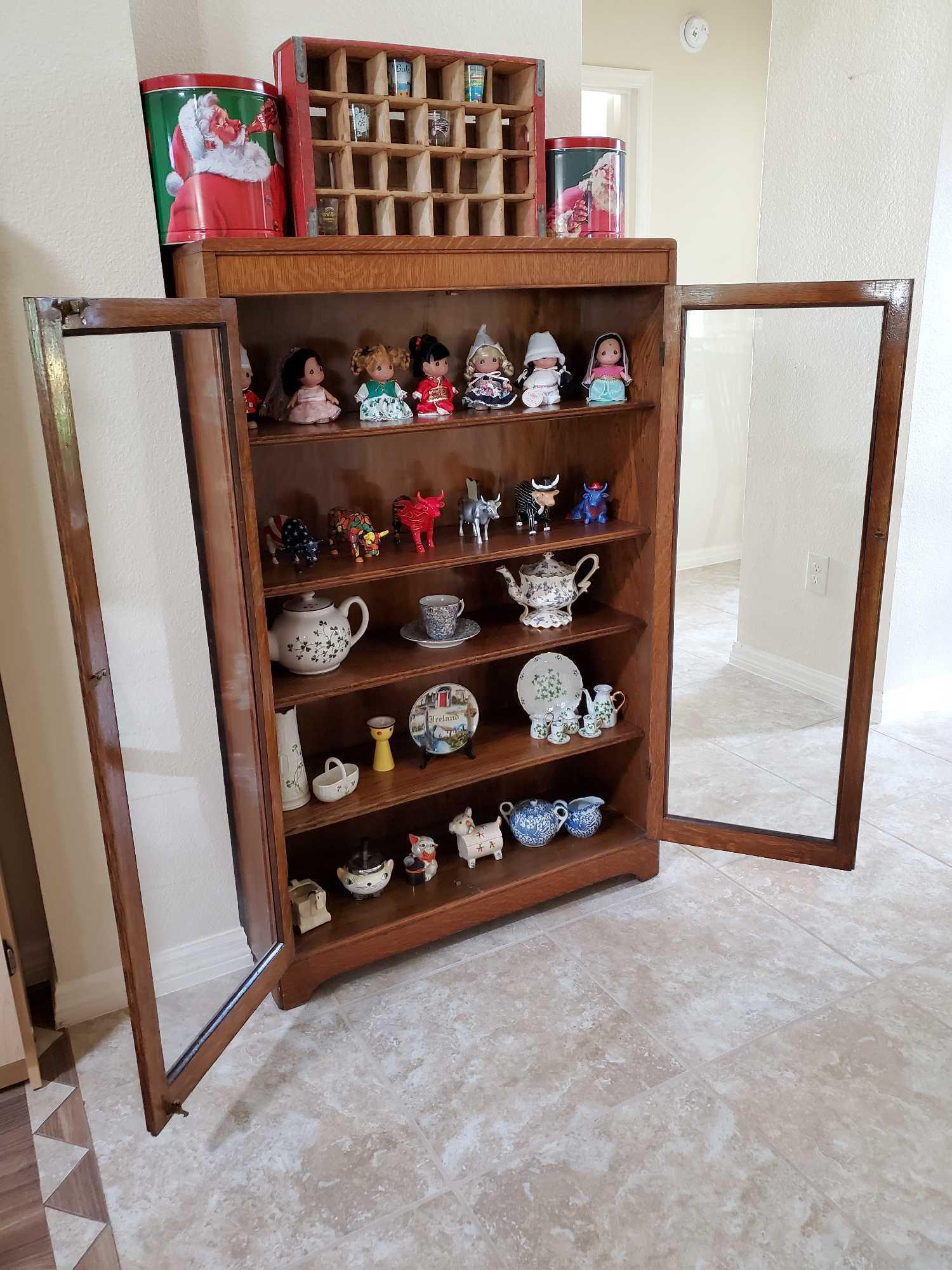 Beautiful Antique Oak 5 shelf, enclosed Bookcase, glass doors