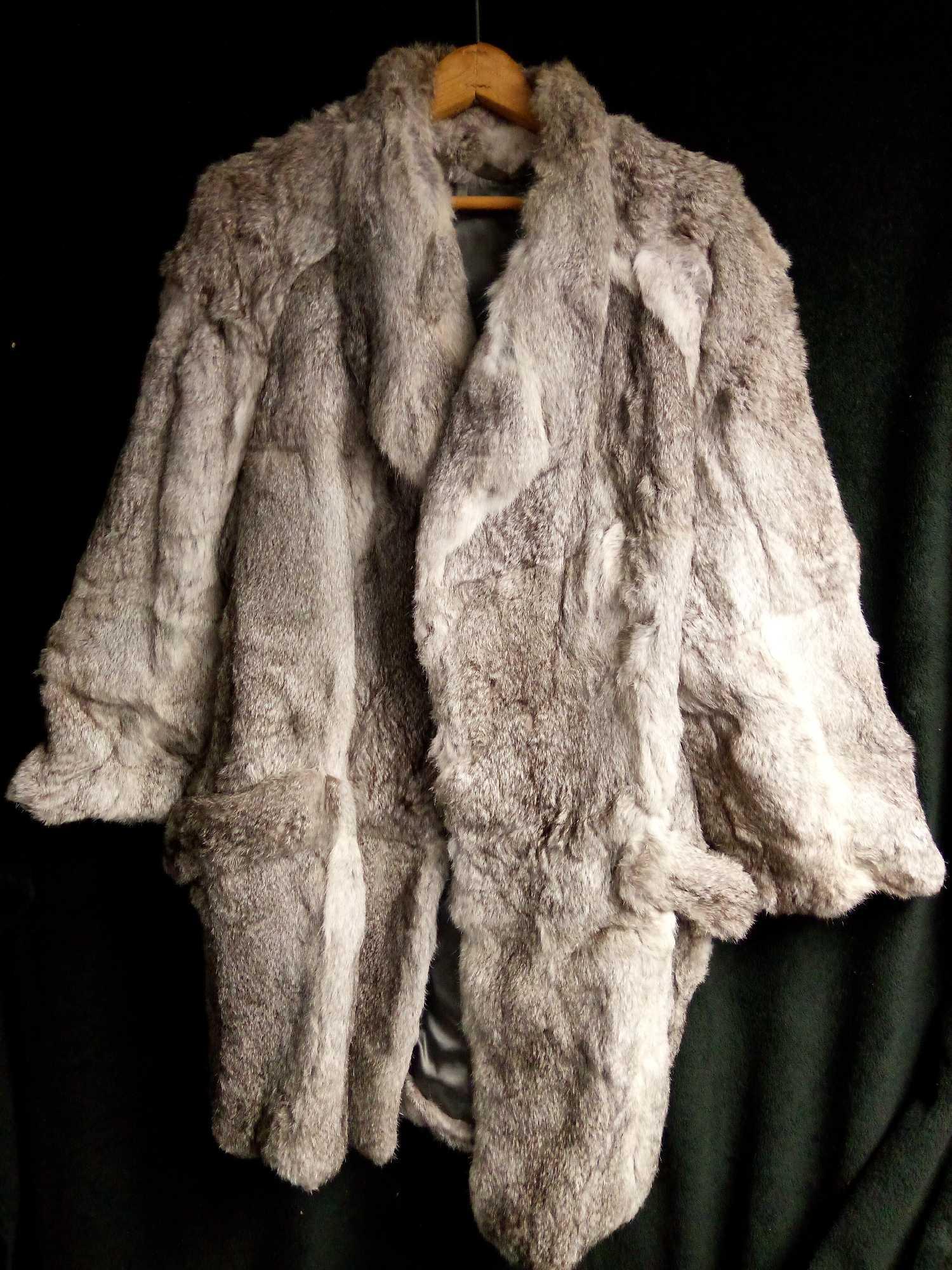 GORGEOUS WELL MADE gray and white KNEE LENGTH FUR JACKET