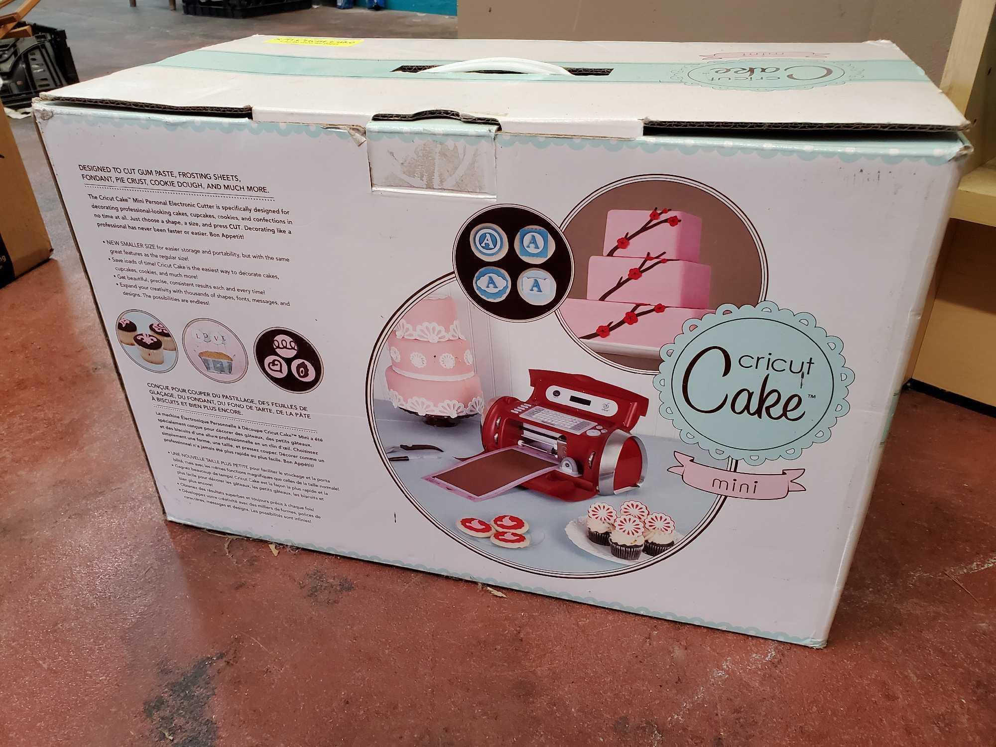 CRICUT CAKE MINI, in box