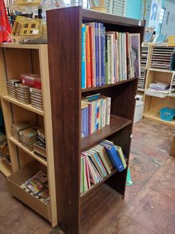 4-shelf Dark laminate book/ display case