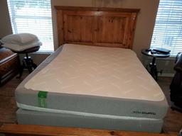 TEMPUR-PEDIC QUEEN HYBRID PRIMA MATTRESS and Flat Foundation, includes bedding