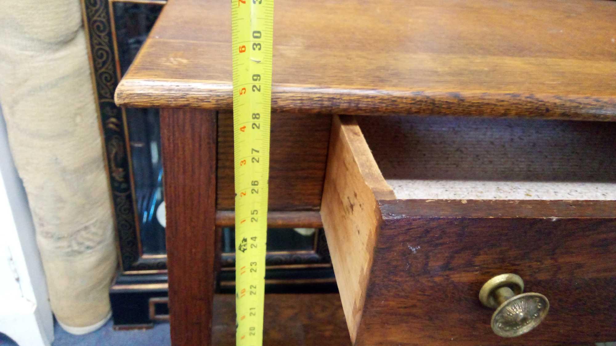 VERY NICE ANTIQUE OAK SIDE TABLE