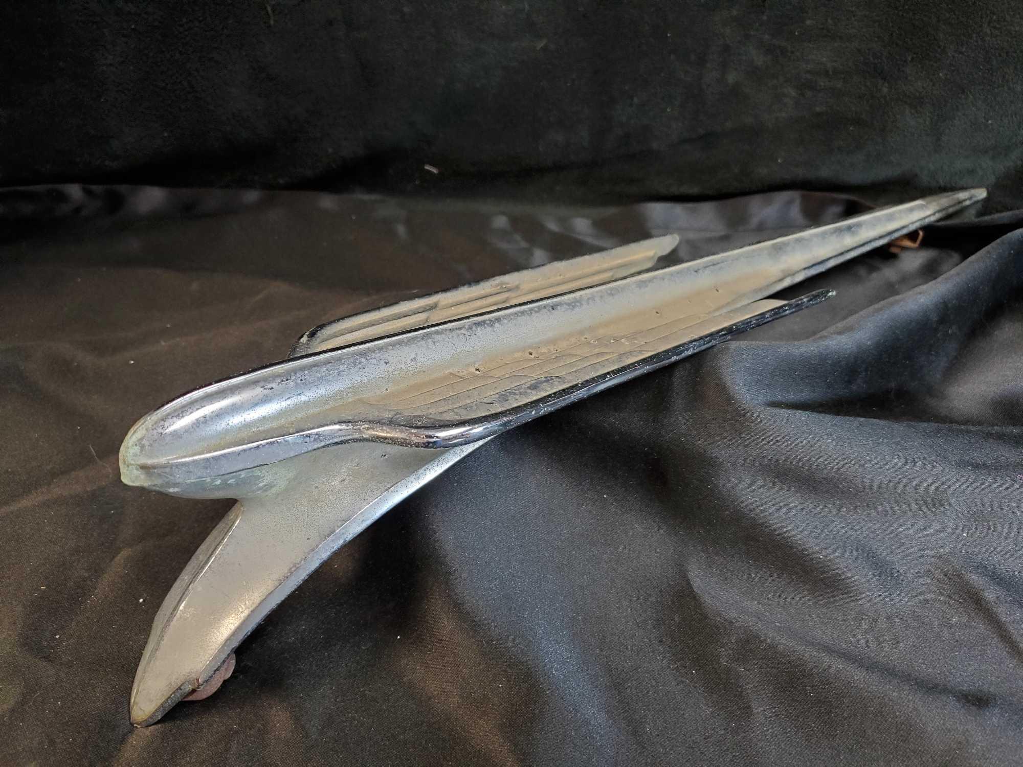 VINTAGE 1950S SPACE AGE HOOD ORNAMENT, OLDSMOBILE OF PONTIAC