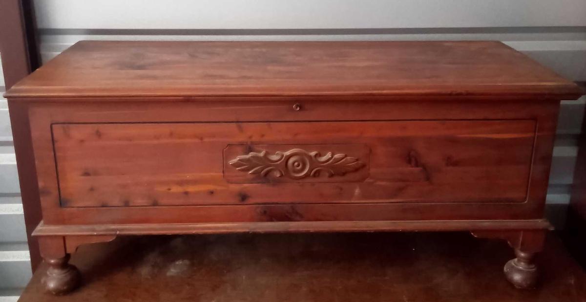 GORGEOUS CEDAR HOPE CHEST! SMELLS SO GOOD! WITH FEATHER EYE ACCENT