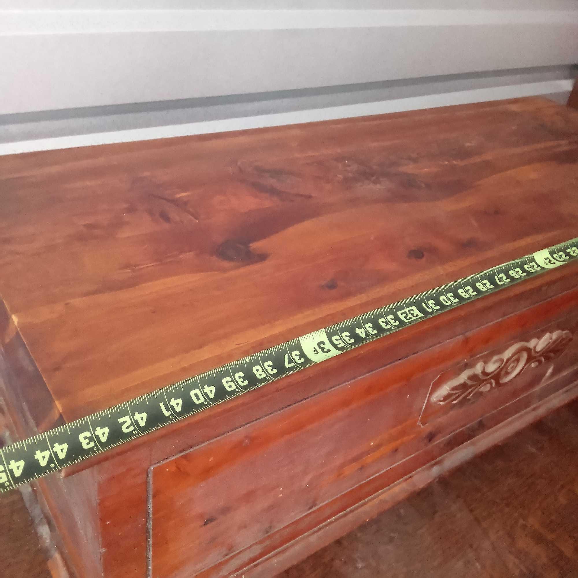 GORGEOUS CEDAR HOPE CHEST! SMELLS SO GOOD! WITH FEATHER EYE ACCENT