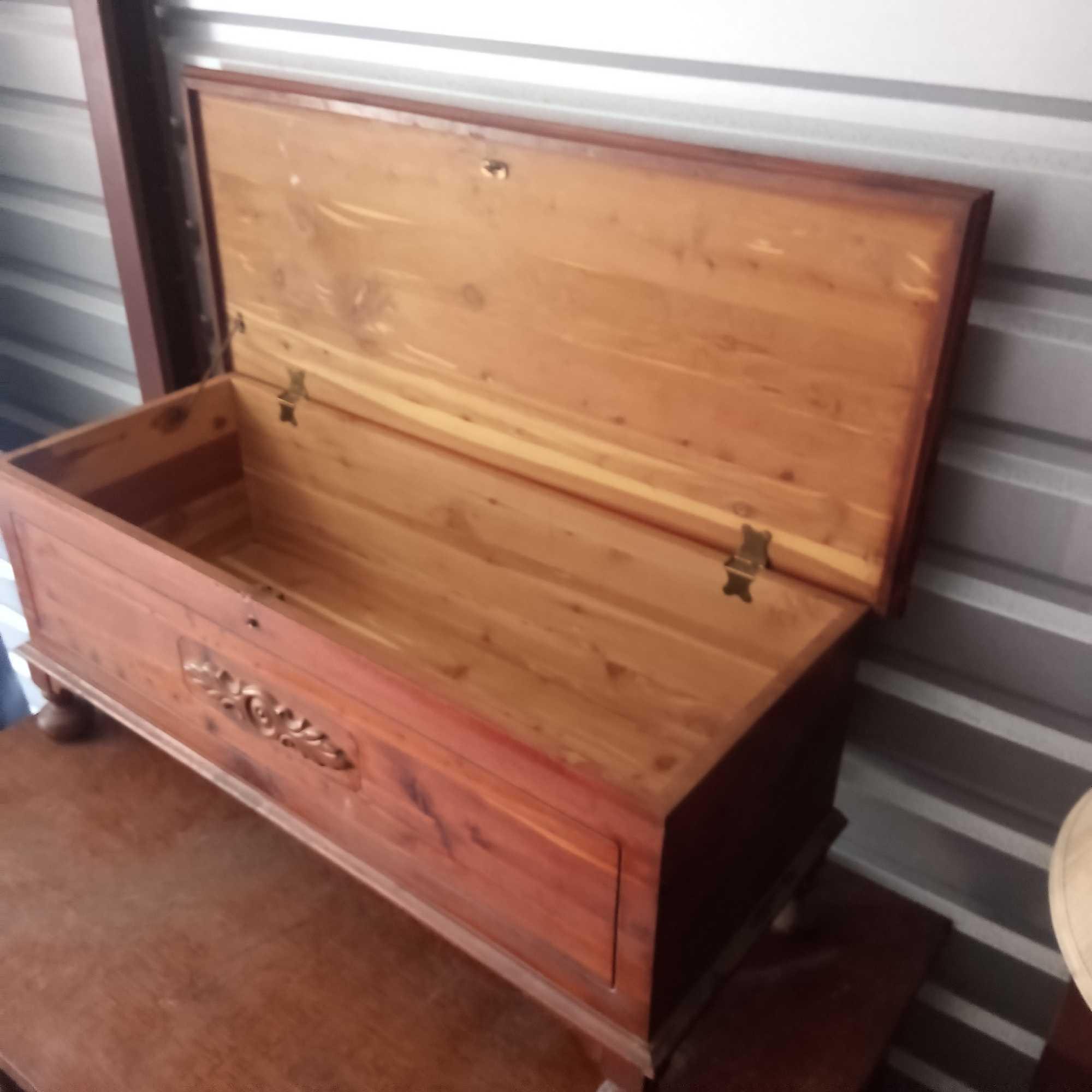 GORGEOUS CEDAR HOPE CHEST! SMELLS SO GOOD! WITH FEATHER EYE ACCENT