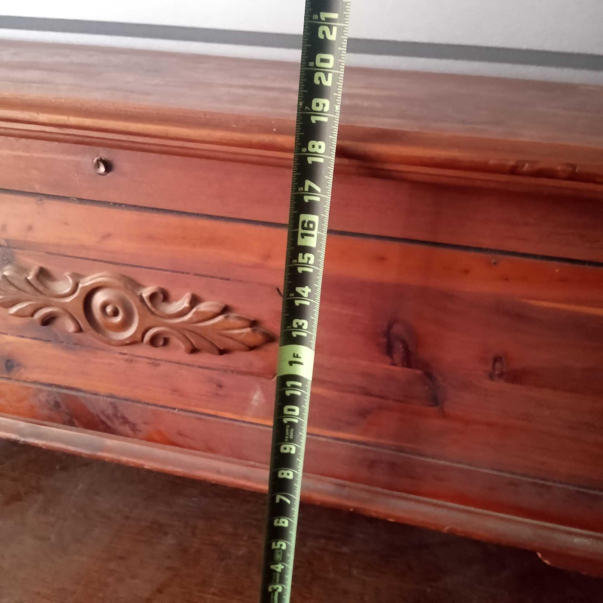 GORGEOUS CEDAR HOPE CHEST! SMELLS SO GOOD! WITH FEATHER EYE ACCENT