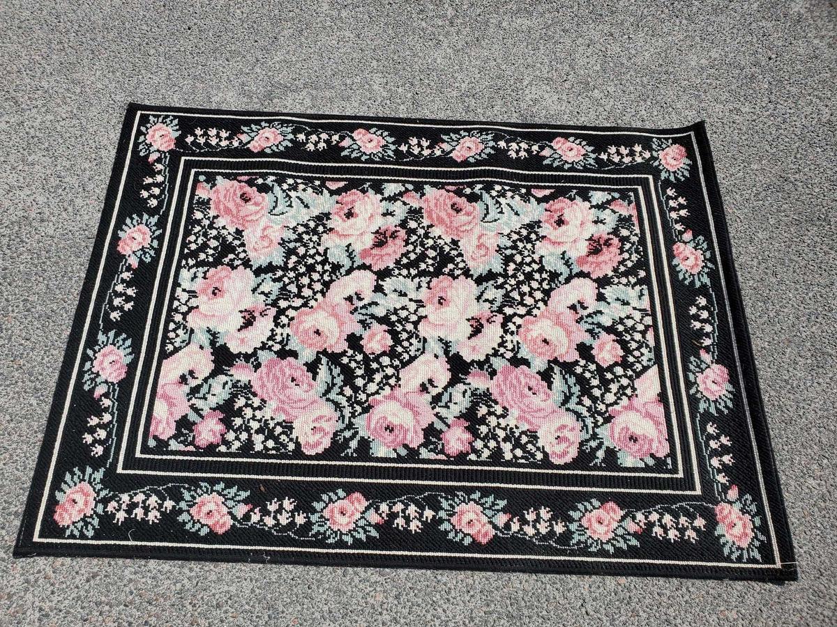 Kismet Spanish Needlepoint 5 x 3 Area rug, Sears, black Victorian rose