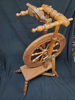 RARE STYLE VERTICAL STAND SPINNING WHEEL