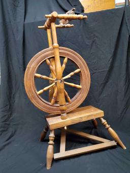 RARE STYLE VERTICAL STAND SPINNING WHEEL