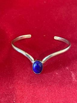 unique Sterling silver bracelet with brilliant blue stone