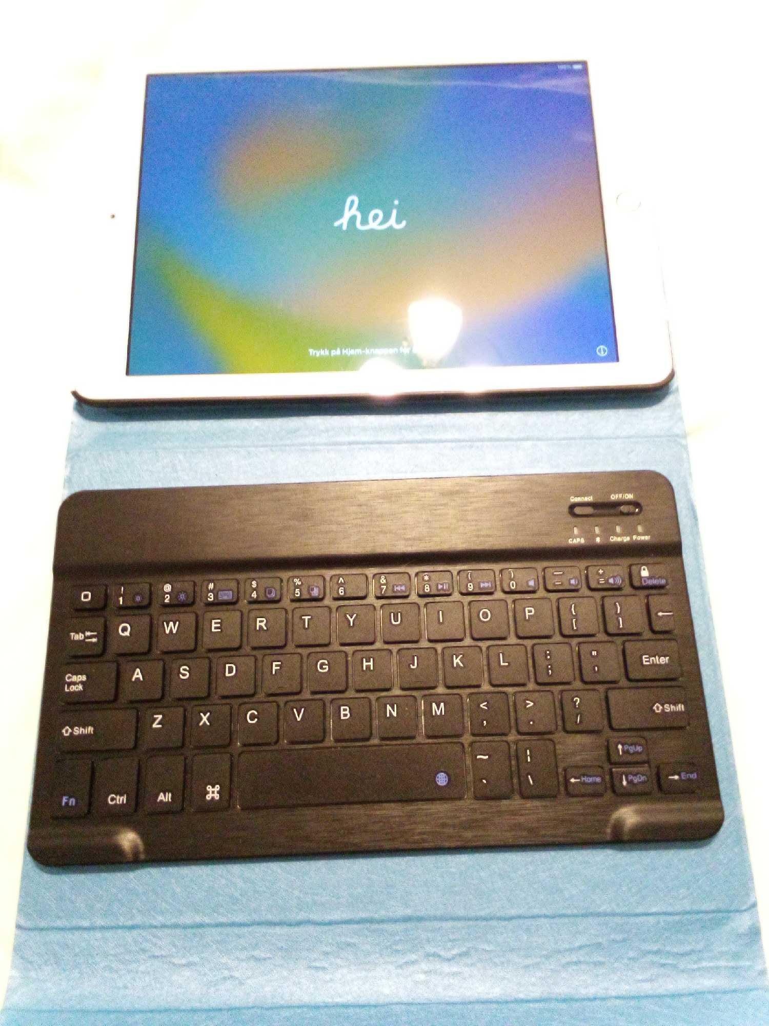 IPAD A1822 WITH FOLIO CARRYING CASE AND KEYBOARD - Apple ID Locked