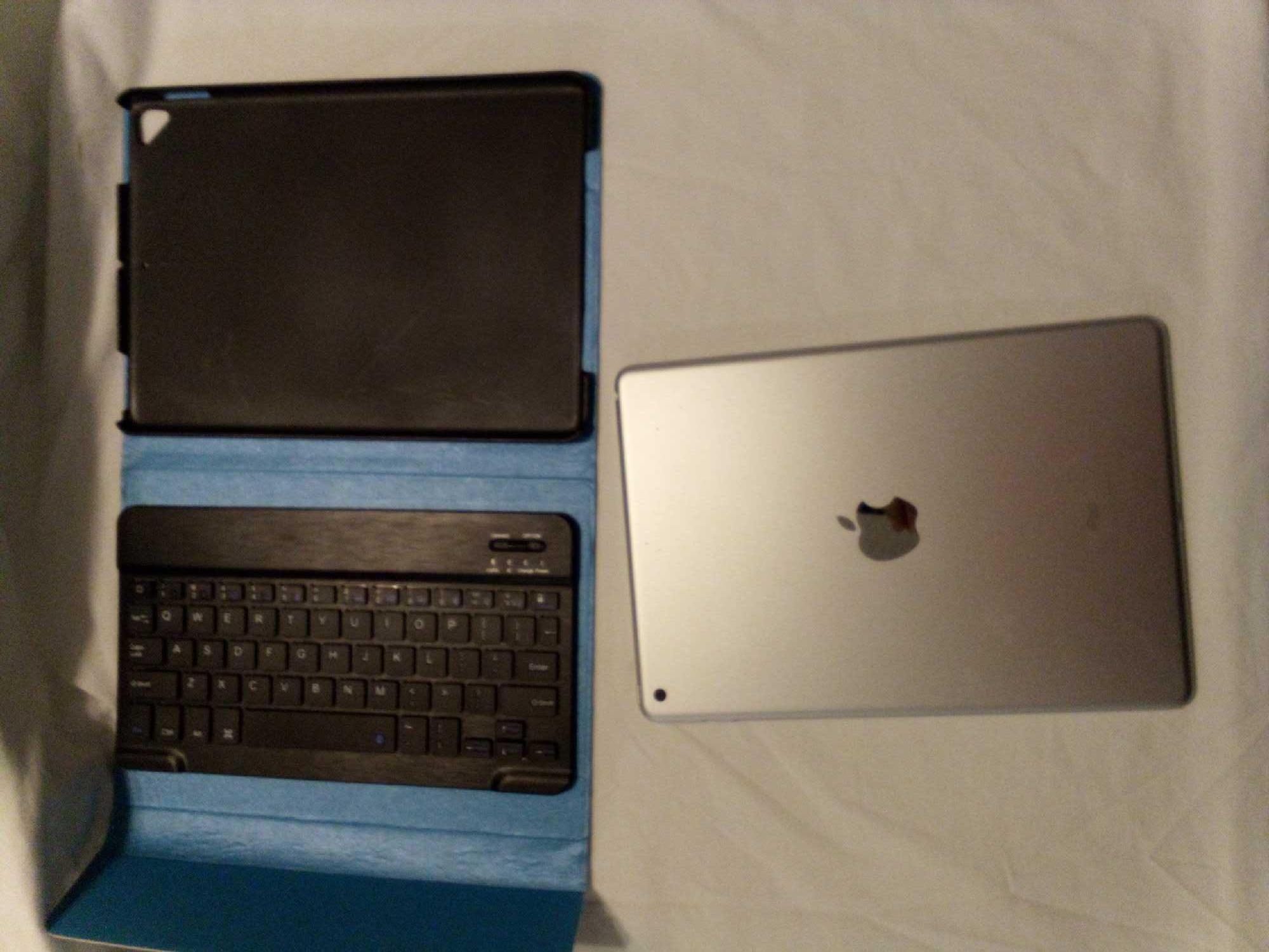 IPAD A1822 WITH FOLIO CARRYING CASE AND KEYBOARD - Apple ID Locked