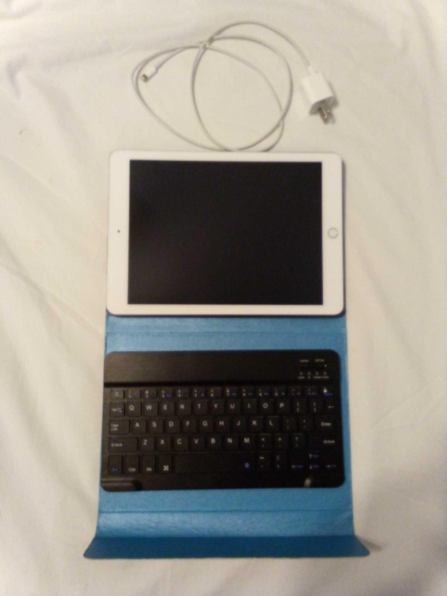 IPAD A1822 WITH FOLIO CARRYING CASE AND KEYBOARD - Apple ID Locked