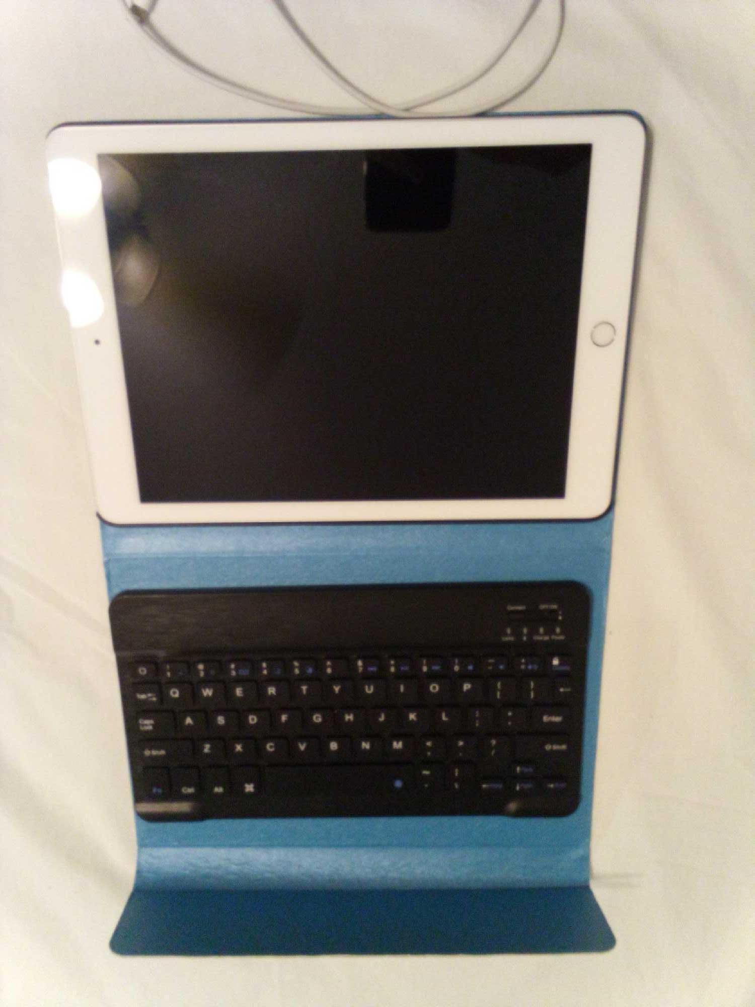 IPAD A1822 WITH FOLIO CARRYING CASE AND KEYBOARD - Apple ID Locked