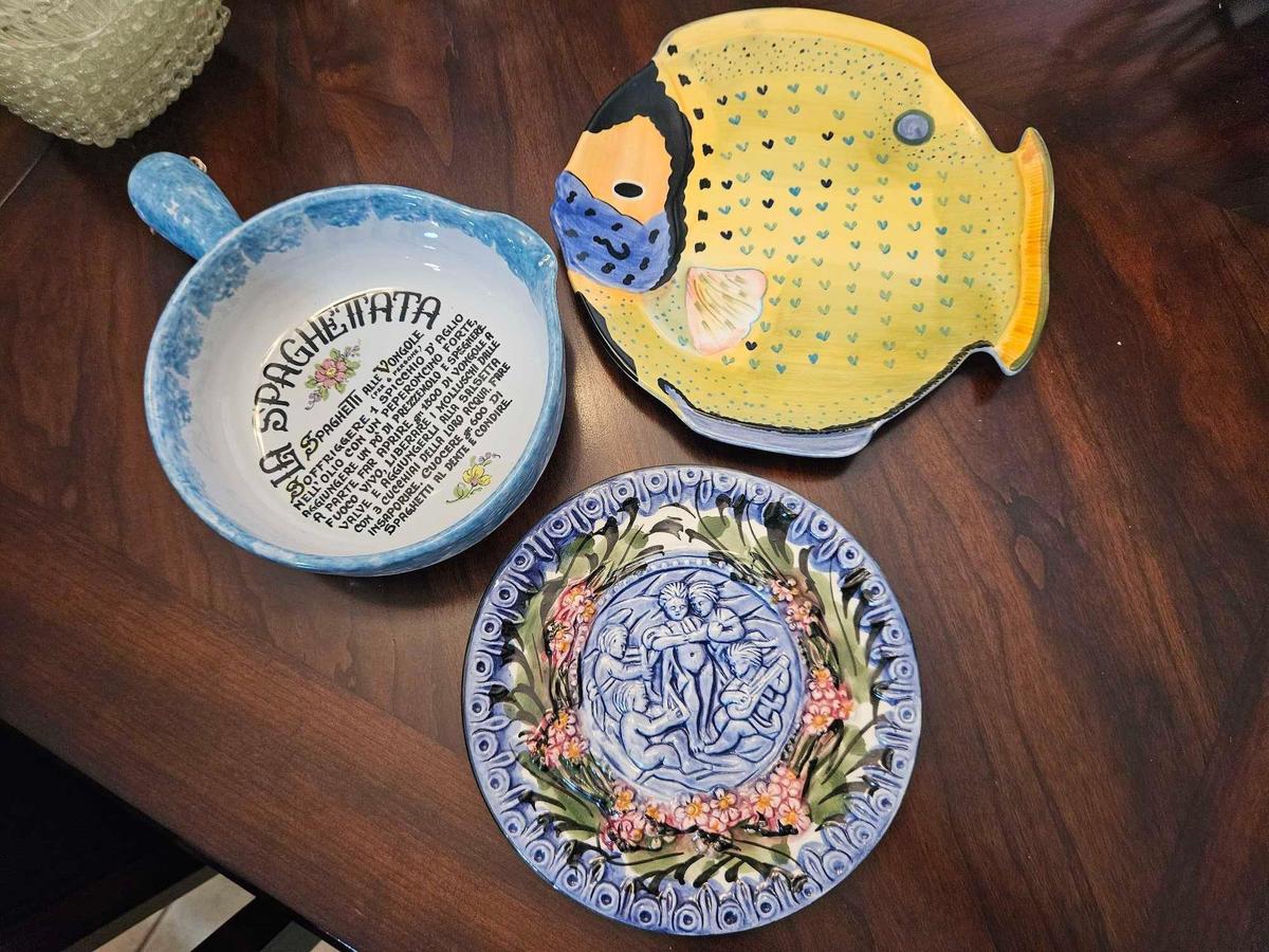 Ceramic grouping, including embossed minstrels and Italian spaghetti bowl.