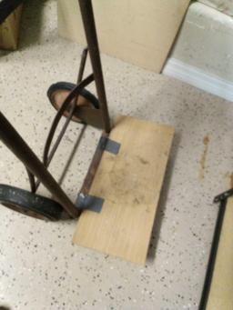 VINTAGE HARD WHEEL HAND TRUCK