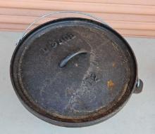 #12 Lodge cast iron dutch oven