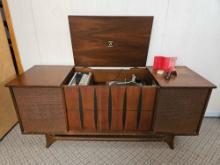 MCM New Vista Victrola STEREO CONSOLE CABINET, TURNTABLE, AM FM