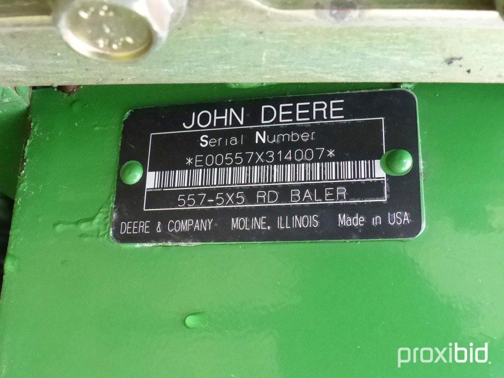 John Deere 557 Baler