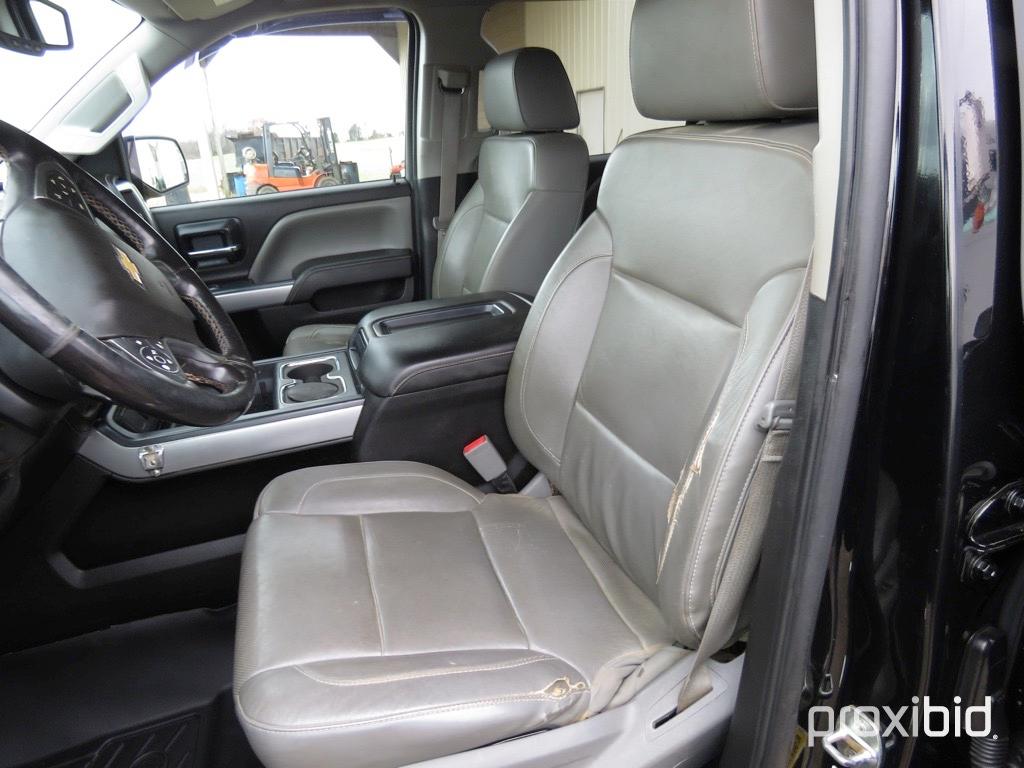 2015 Chevrolet 2500 LTZ, 4WD, Leather, Navigation, 151,000 mi.