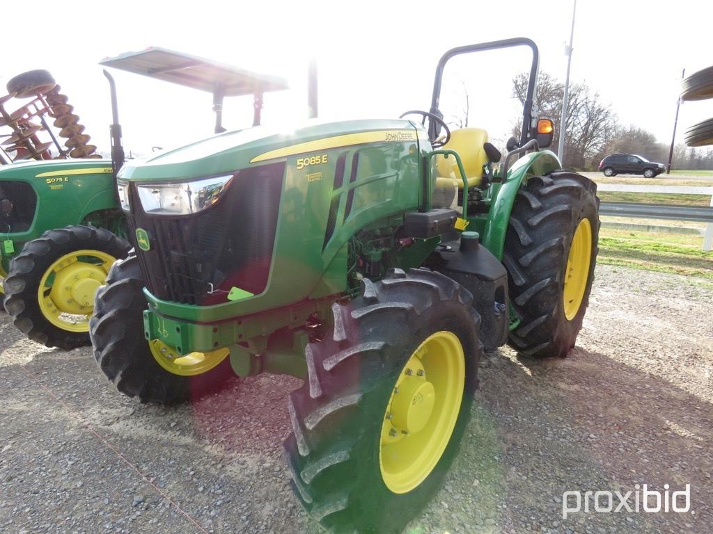 JOHN DEERE 5085E TRACTOR, O/S, MFWD, SN 1LV5085ECFY410093, 180 HRS.