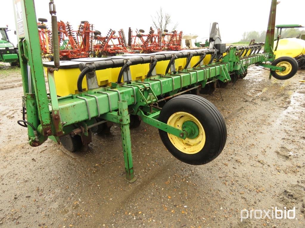 1720 JOHN DEERE 15 ROW PLANTER