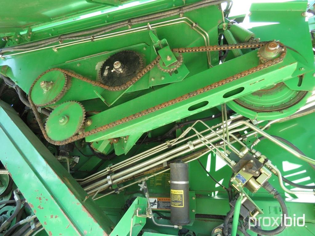 9500 John Deere Combine