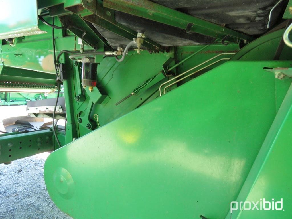 9500 John Deere Combine