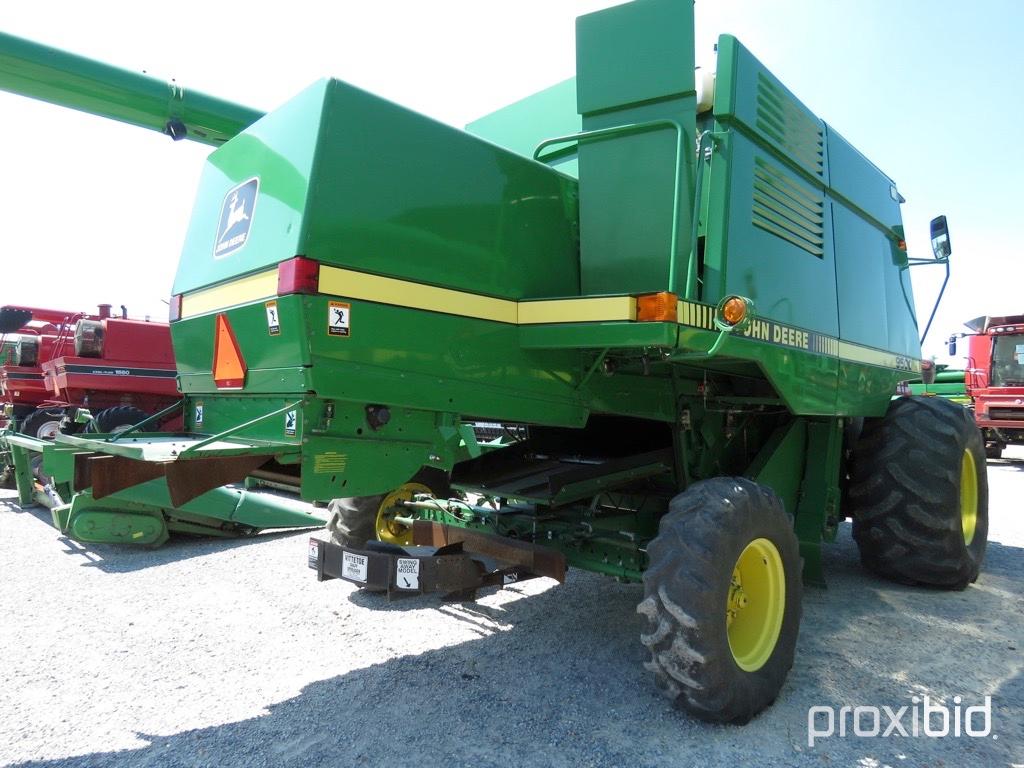 9500 John Deere Combine