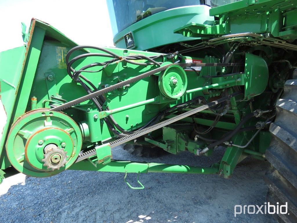 9500 John Deere Combine