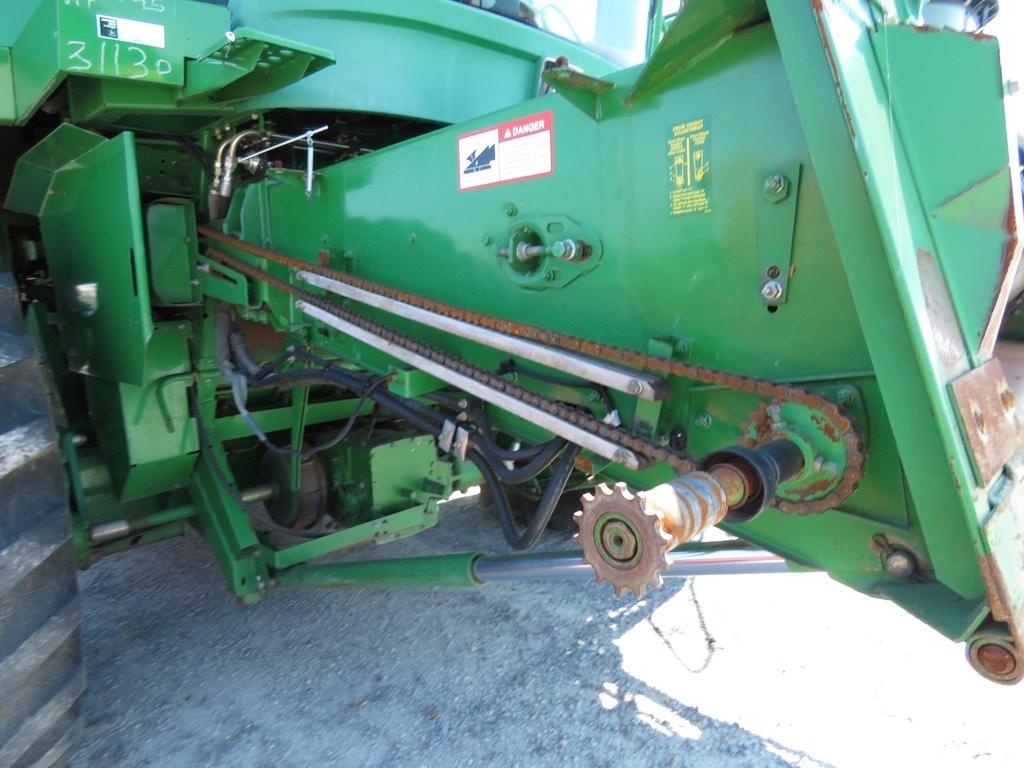 9500 John Deere Combine