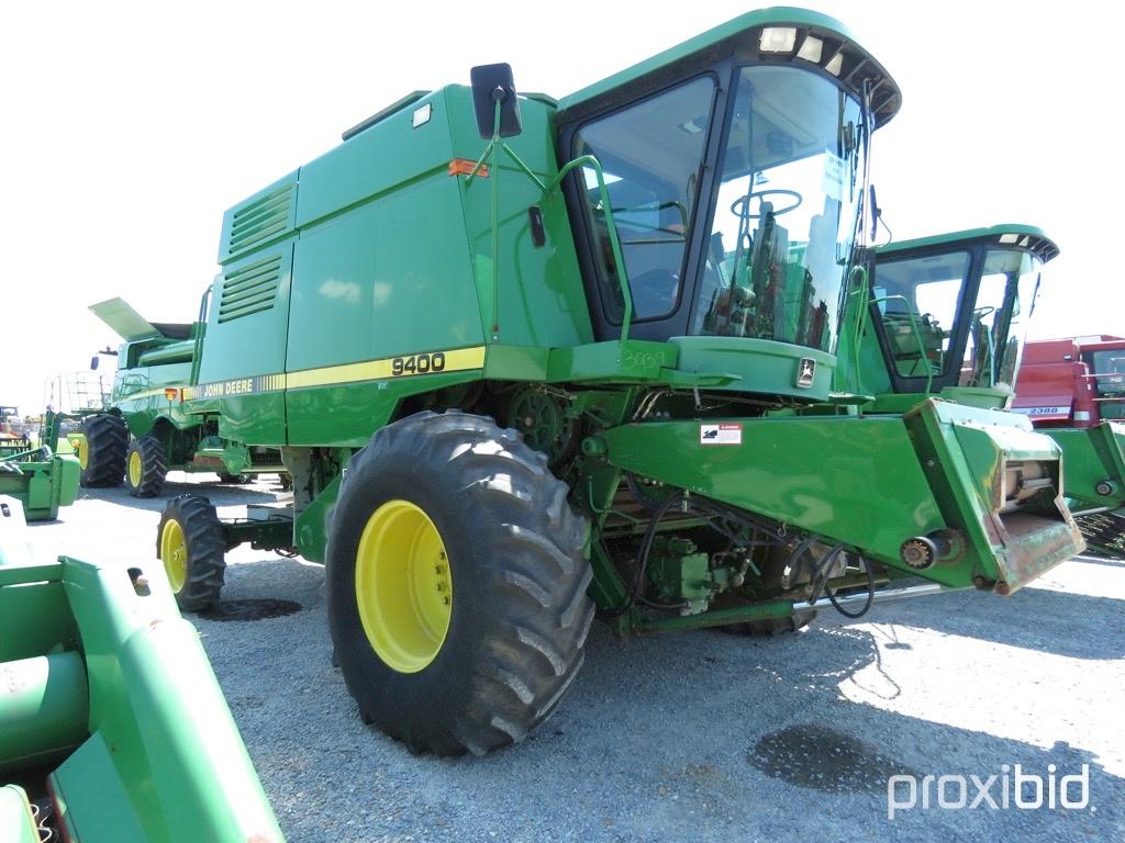 9400 John Deere Combine