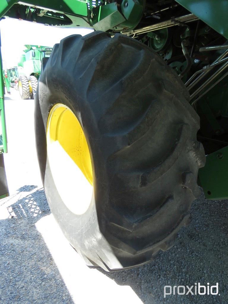 9400 John Deere Combine