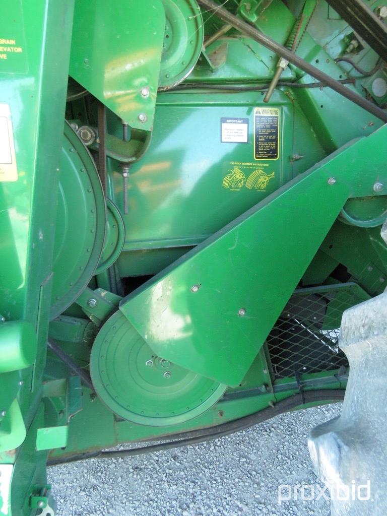 9400 John Deere Combine