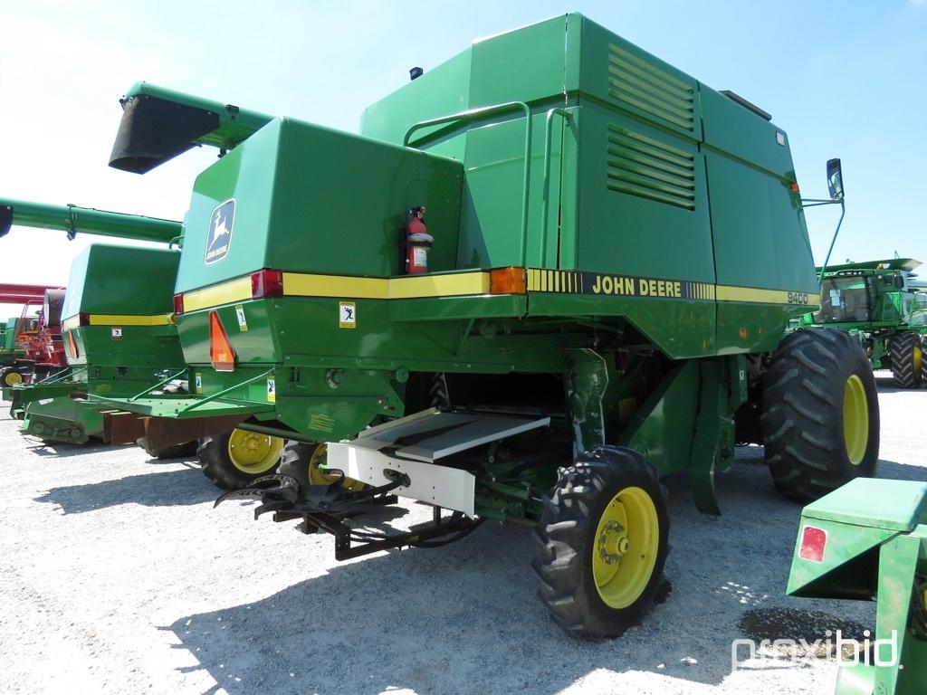 9400 John Deere Combine