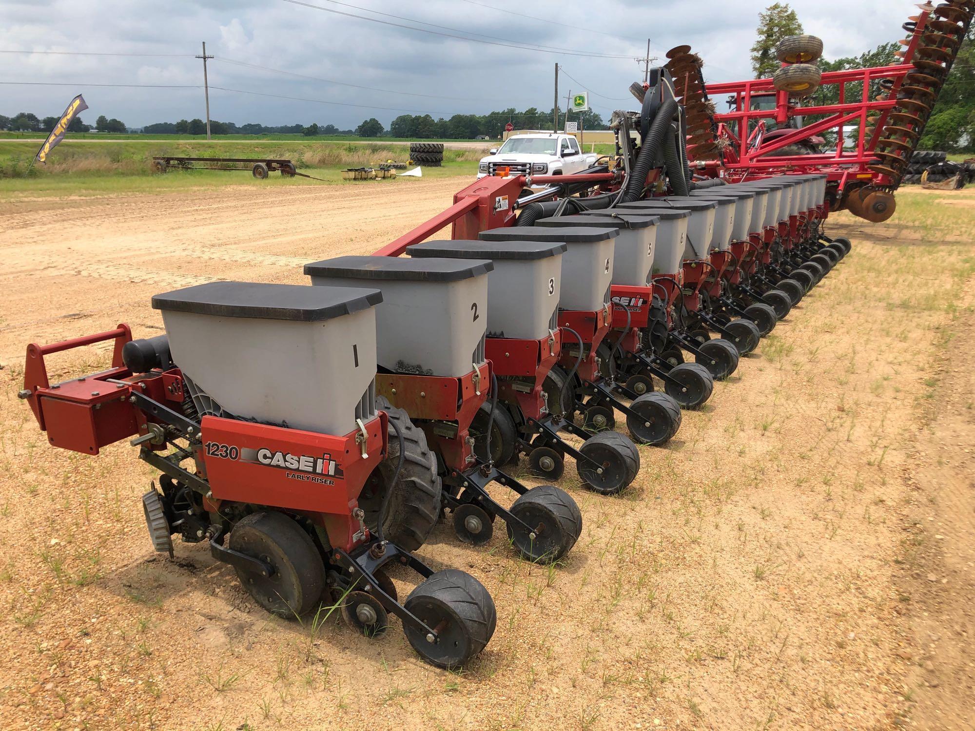 1230 CASE IH PLANTER