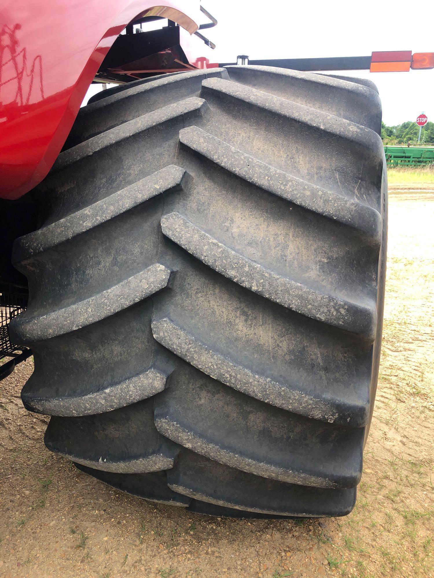 8120 CASE IH COMBINE