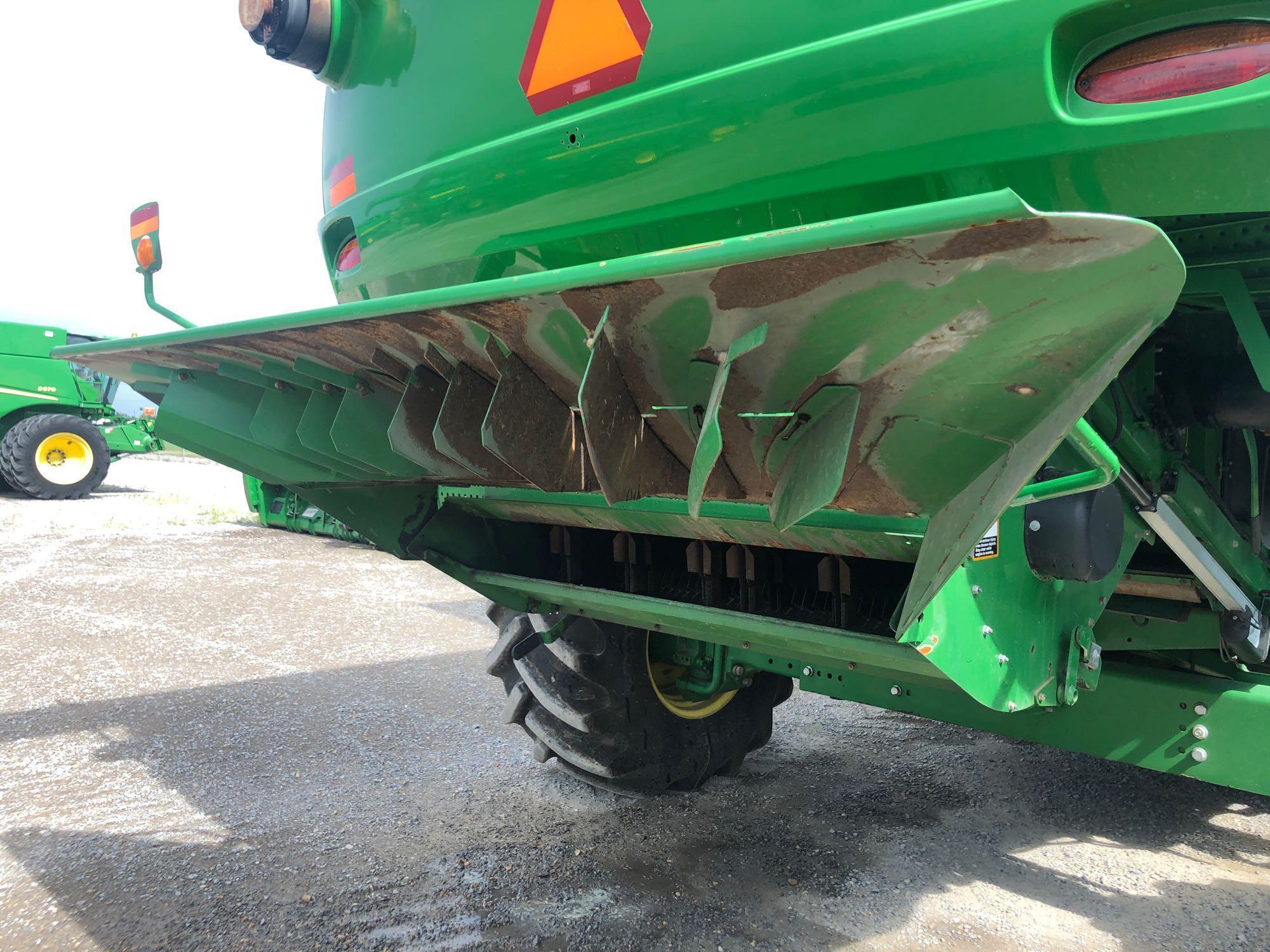 S690 JOHN DEERE COMBINE