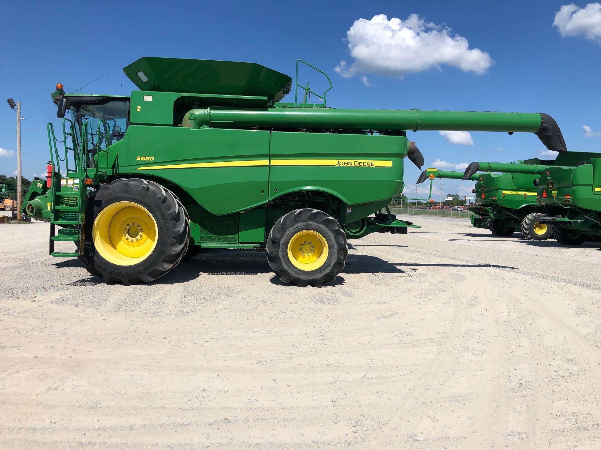 S680 JOHN DEERE COMBINE