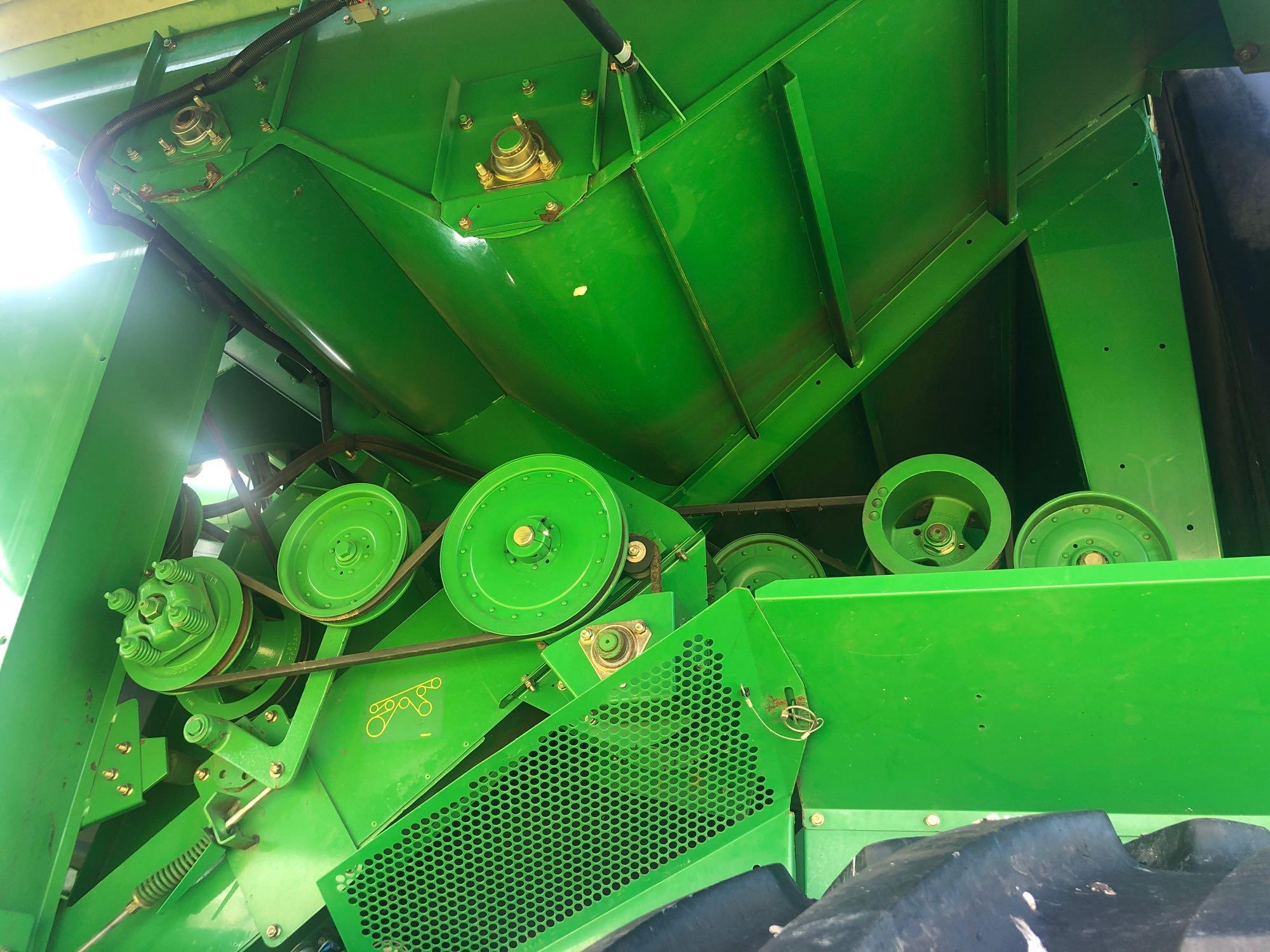 9560 STS JOHN DEERE COMBINE