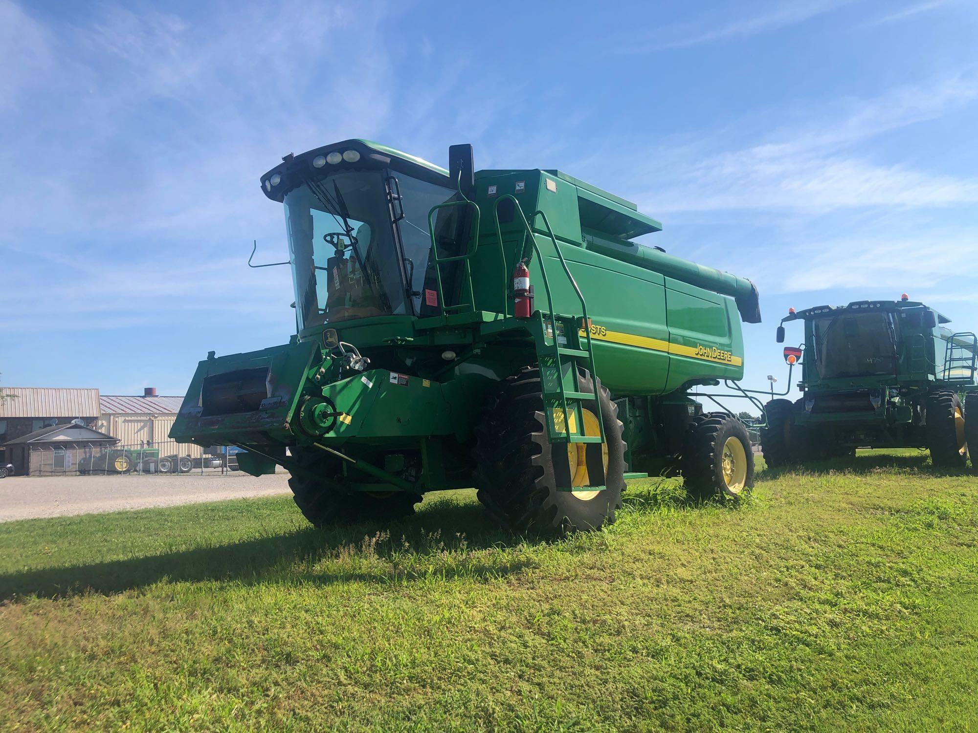 9560 STS JOHN DEERE COMBINE