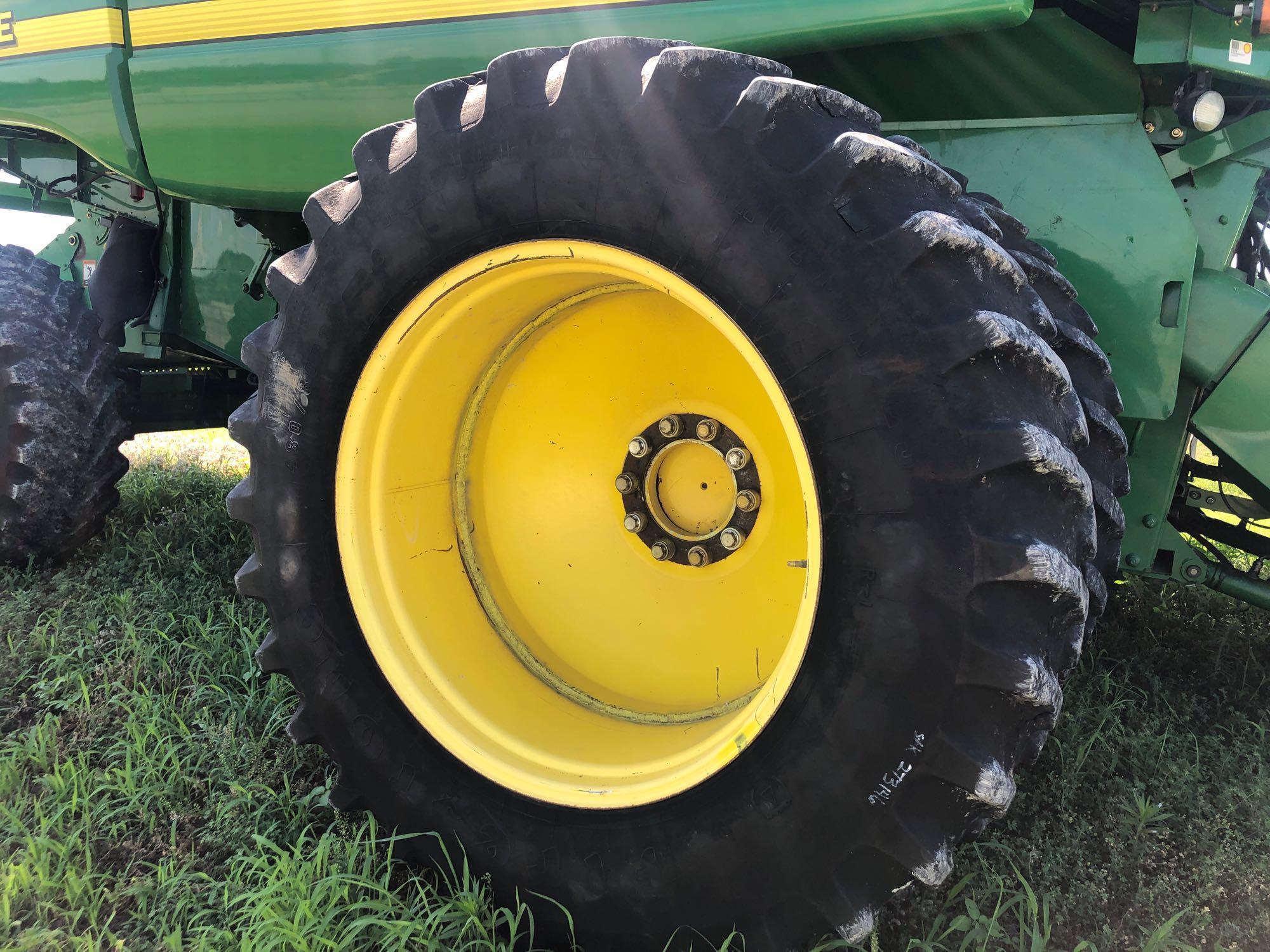 9560 STS JOHN DEERE COMBINE