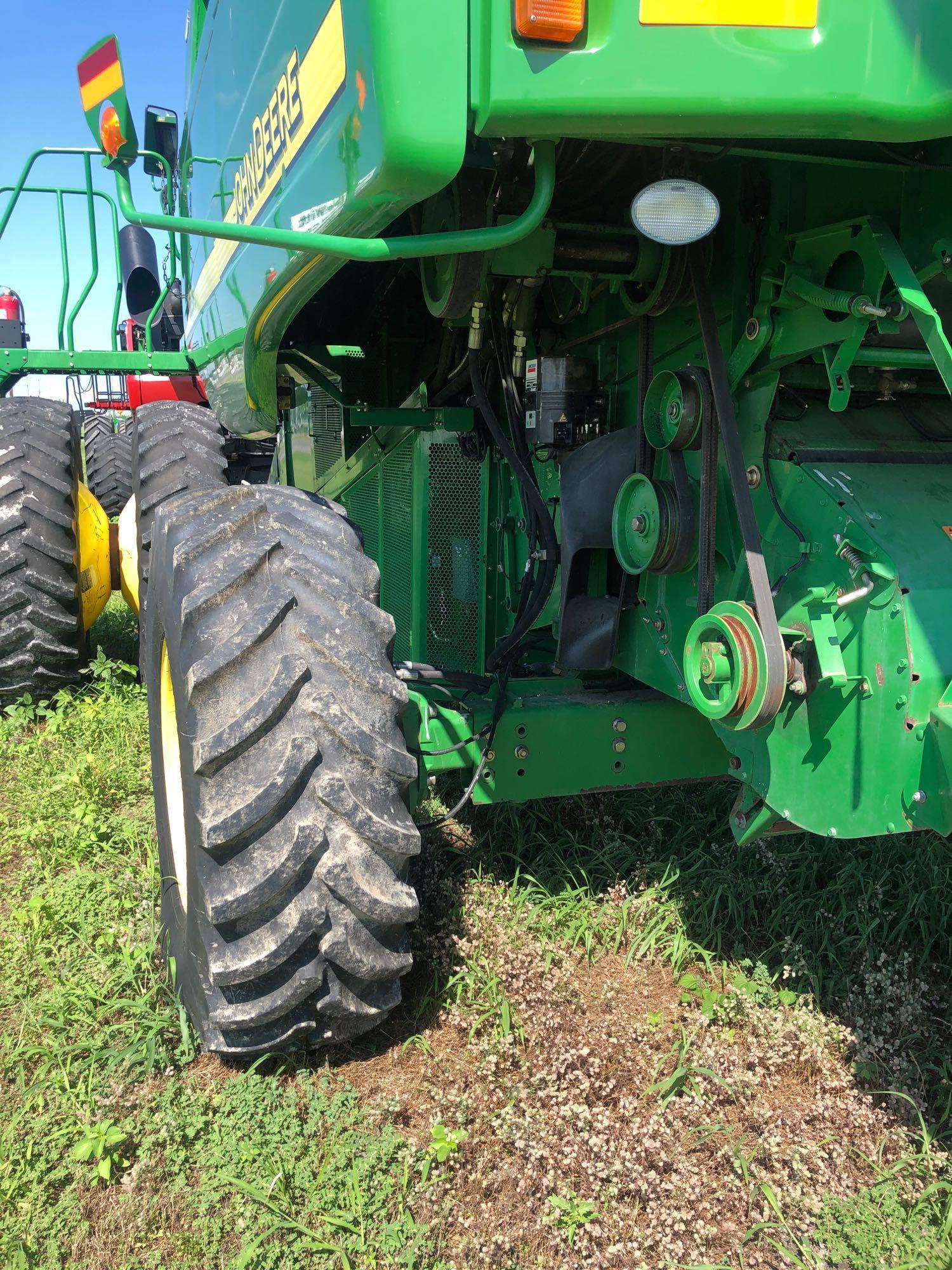 9560 STS JOHN DEERE COMBINE