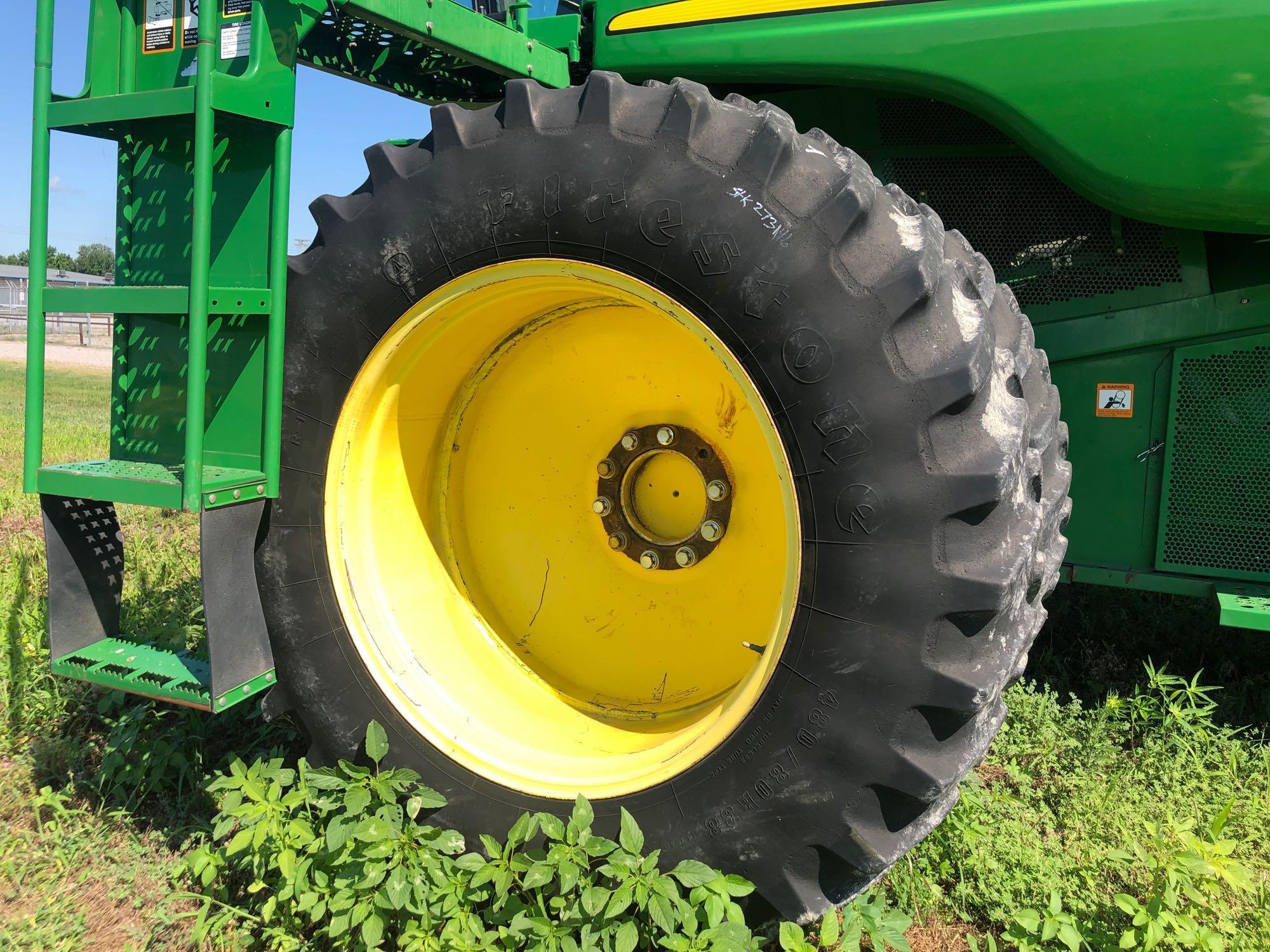 9560 STS JOHN DEERE COMBINE