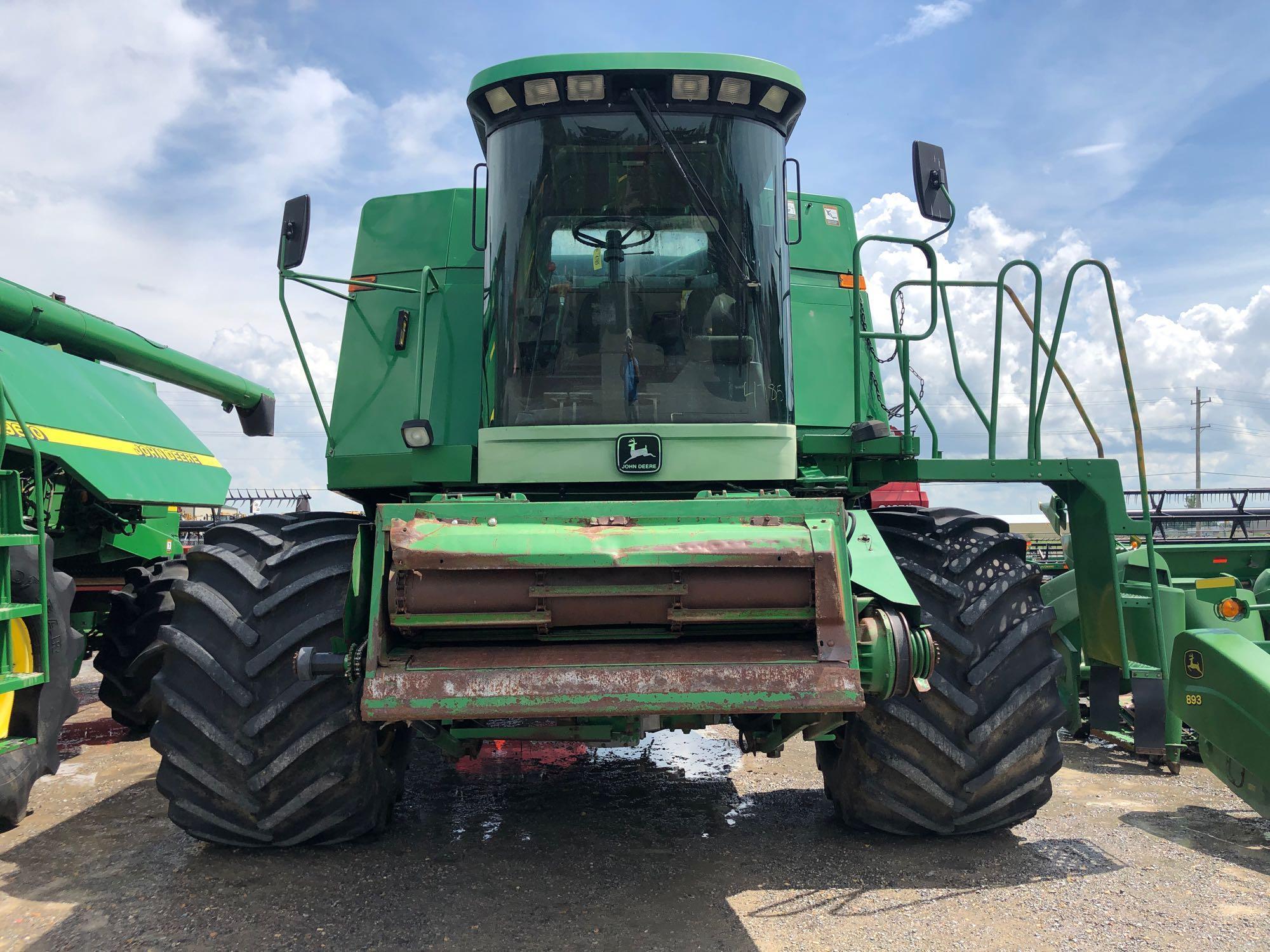 9600 JOHN DEERE COMBINE