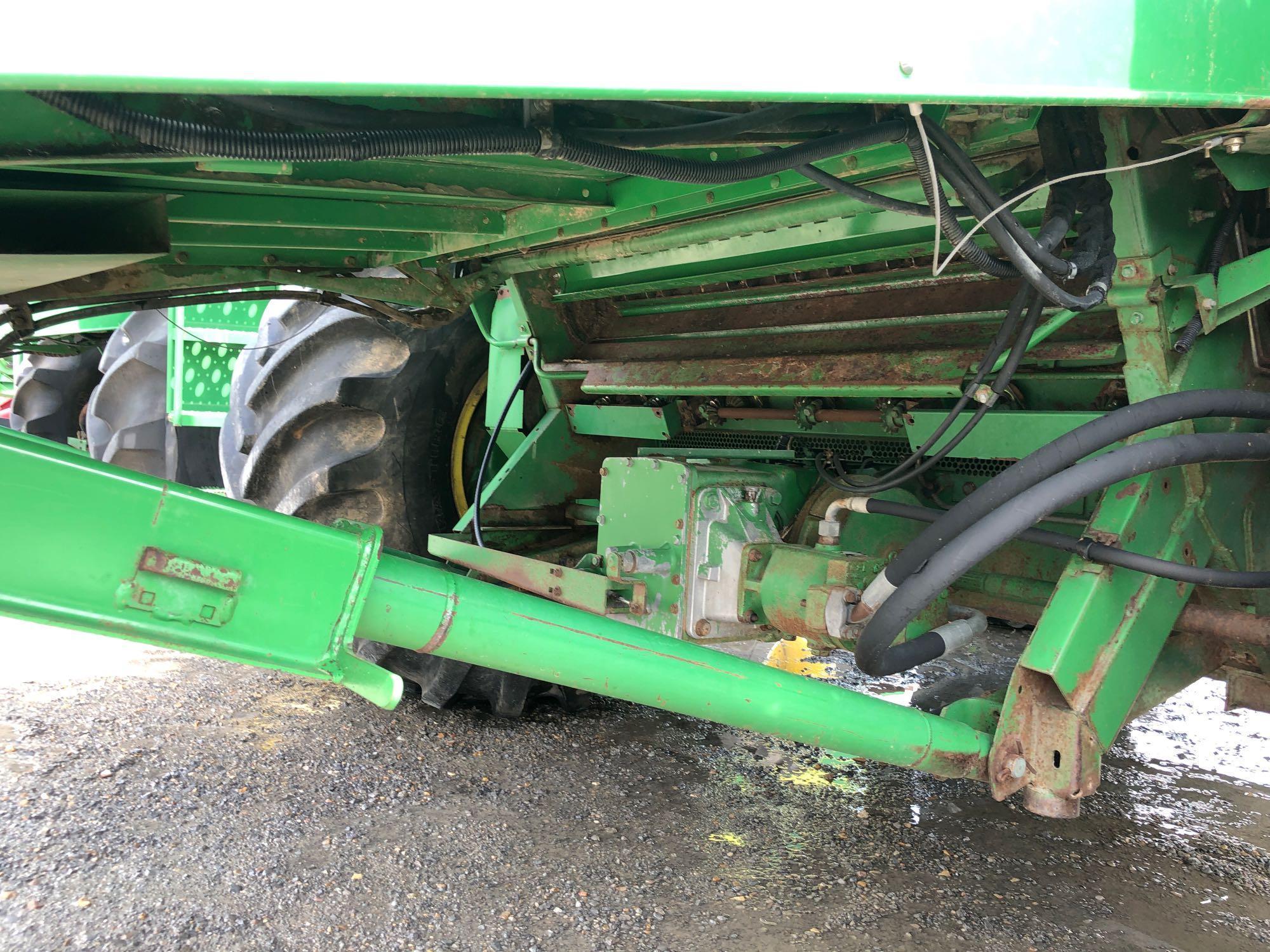 9600 JOHN DEERE COMBINE