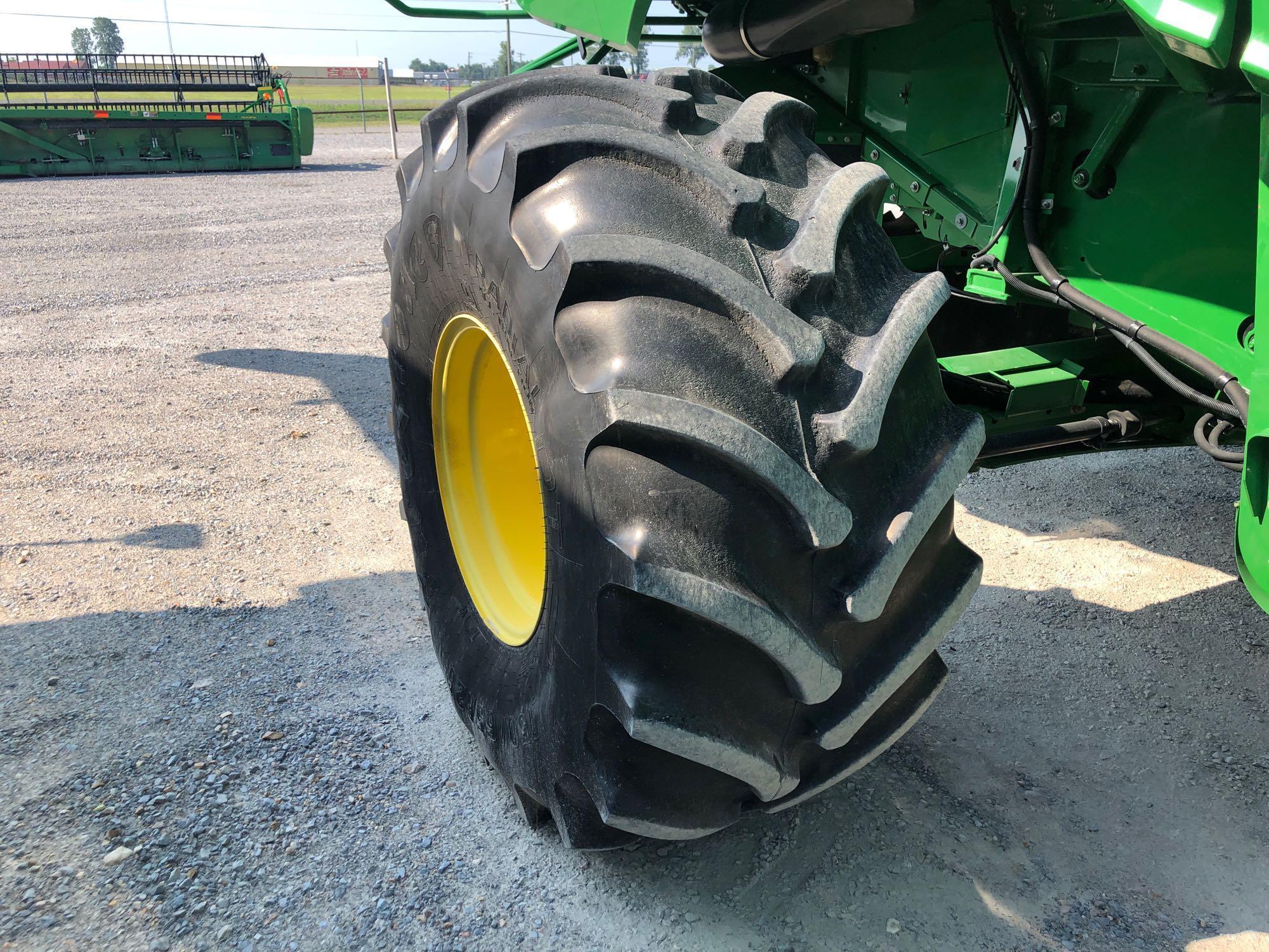 S680 JOHN DEERE COMBINE